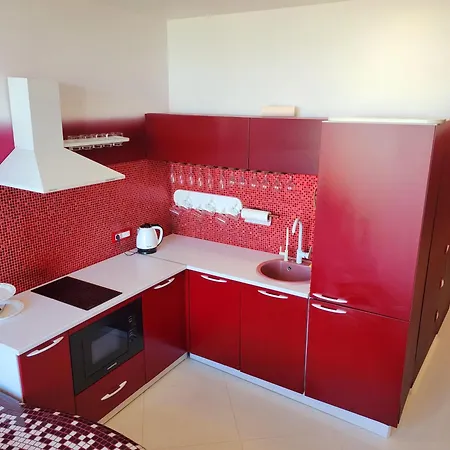 Arkadiya 4 And Jacuzzi Lux Apartment